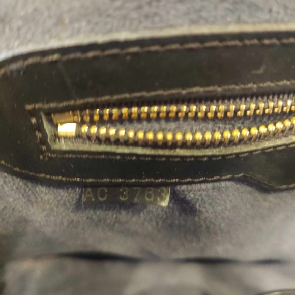 Louis Vuitton Black Epi Leather Lussac Tote Handbag (vintage) - Picture 7 of 8